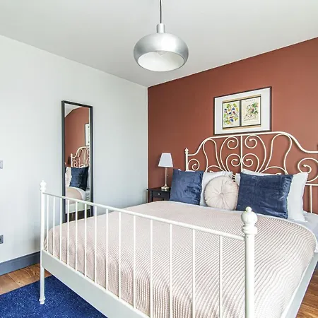 Centrally Located Flat With Balcony In Beyoglu *