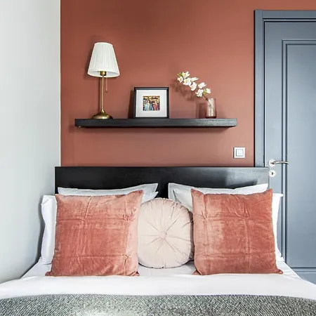 Centrally Located Flat With Balcony In Beyoglu Apartment *